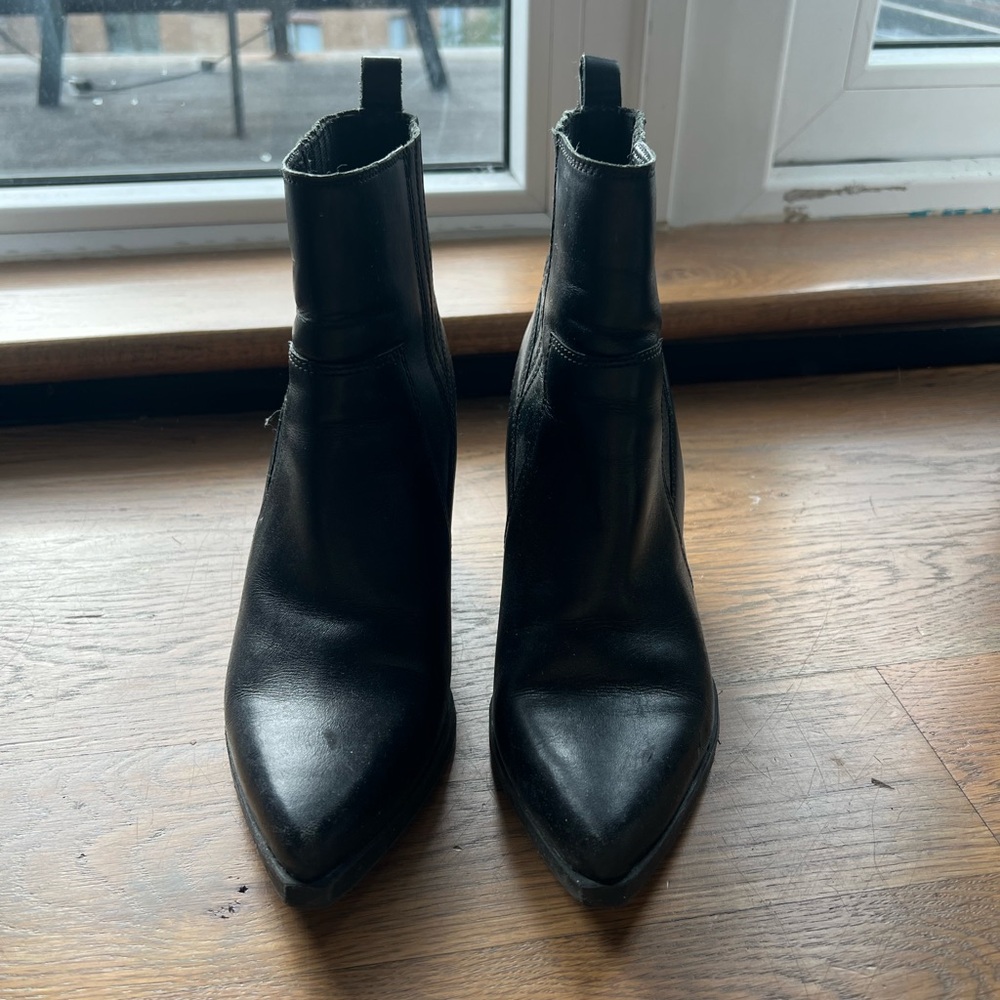 Marc Fisher leather Black Ankle Boots